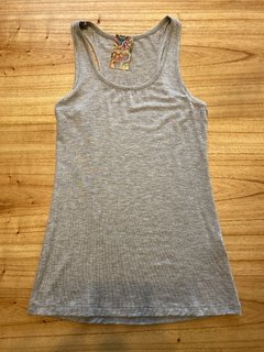 Musculosa modal deportiva