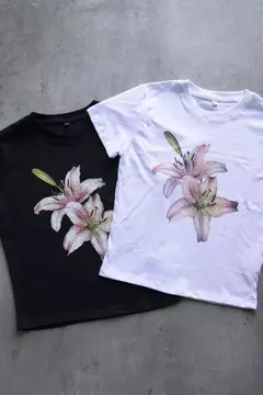 Remera orquideas en internet