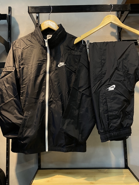 Agasalho Nike nsw preto ( impermeável )