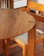 Mesa redonda con patas encastradas - comprar online