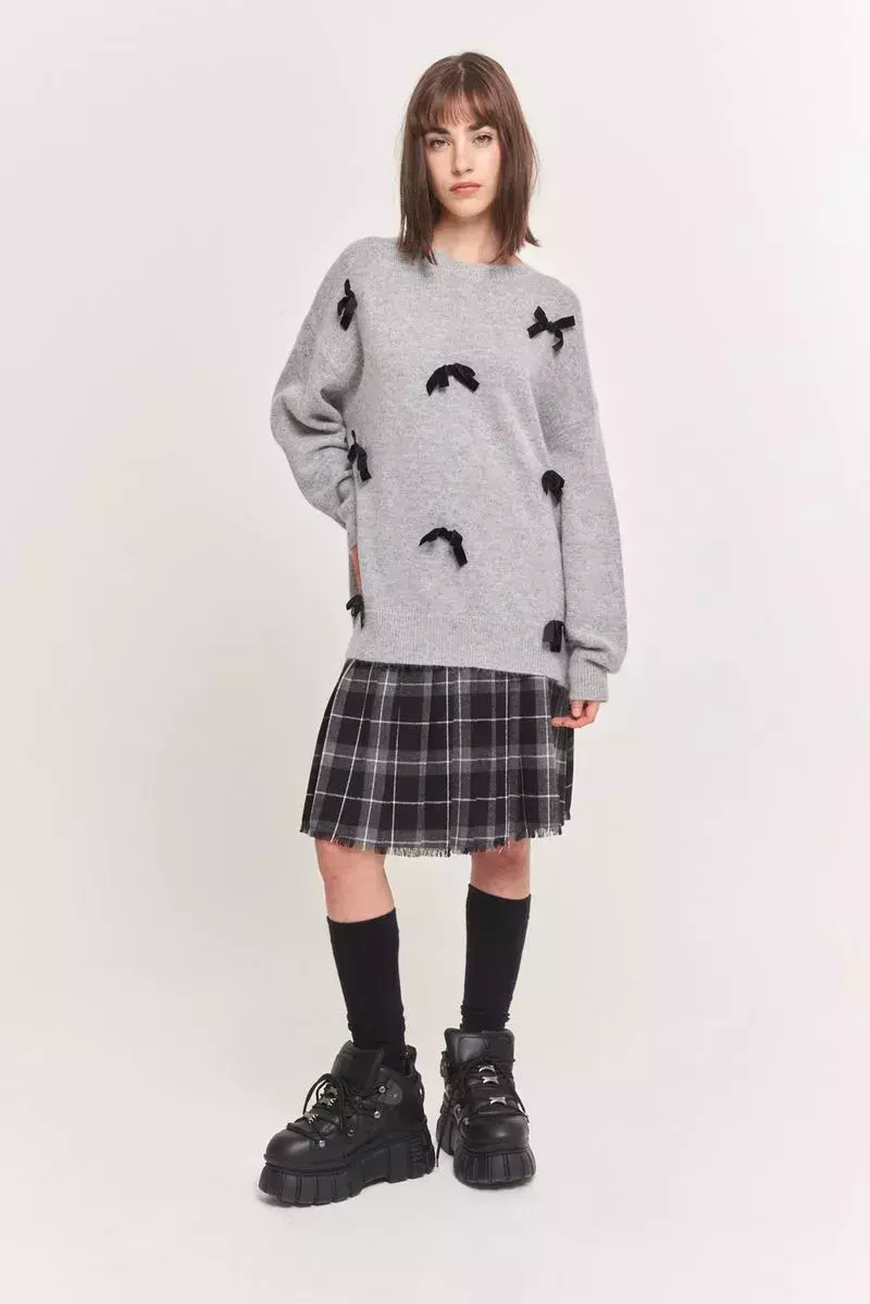 SWEATER BOW