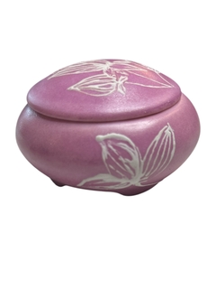Caixinha redonda cor de rosa - Luci Monteiro Gifts - Arte em Cerâmica | Porcelanas pintadas à mão