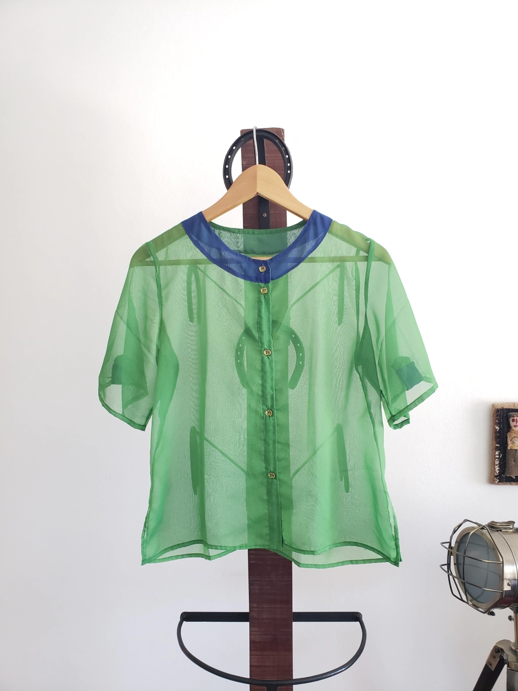 Camisa traslúcida