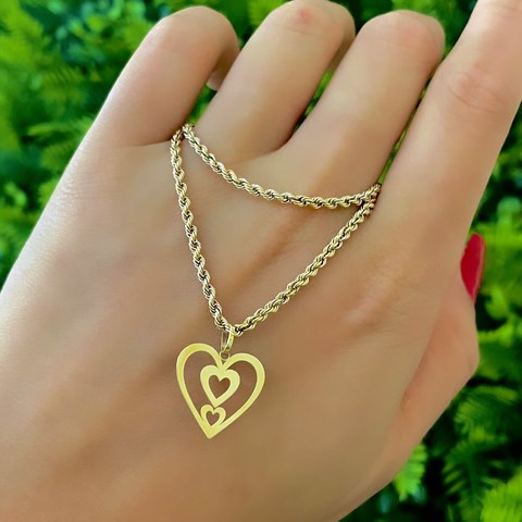 Conjunto colar e pingente love