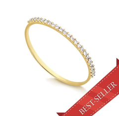 Anel aparador em zirconias