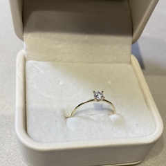 Anel Solitário Ouro Clássico na internet