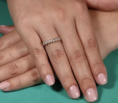 Anel aparador em zirconias navetes - comprar online