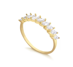 Anel aparador em zirconias navetes