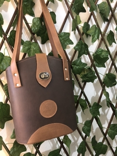 Mateira Modelo Bolsa Couro - Café com Caramelo - Flor Campeira Acessórios