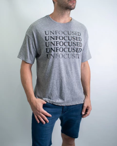REMERA OVERSIZE "FOCUS"