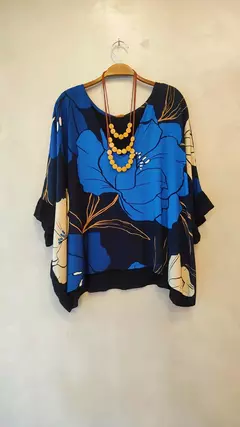 Bata ampla babado na manga
