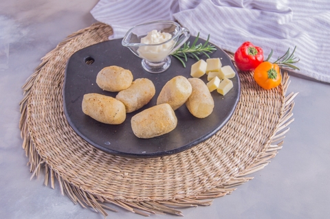 Croqueta de yuca con queso