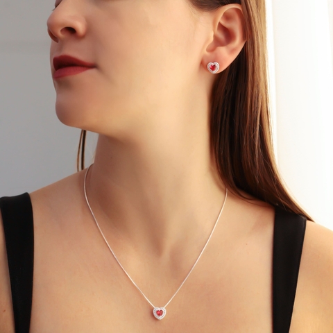 Conjunto colar e brinco flor com pedra vermelha cravejado com zircônia marsala, banhado a prata - comprar online