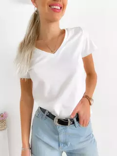 REMERA ESCOTE V