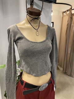 REMERA IZAN en internet