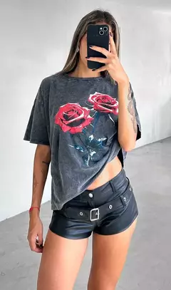 REMERA ROSES