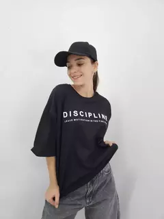 REMERA DISCIPLINE