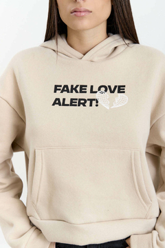 BUZO FAKE LOVE en internet