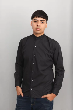 Camisa slim fit lisa cuello mao