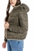 Campera de mujer reversible en nylon matelasado con capucha fija.