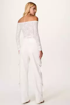 Calça Paula Off White na internet