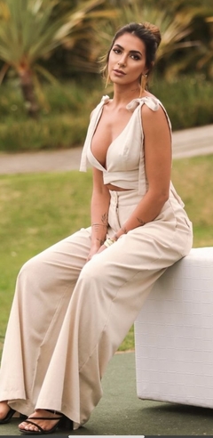 Cropped Mayla na internet