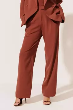 Calça Gisela Marrom na internet