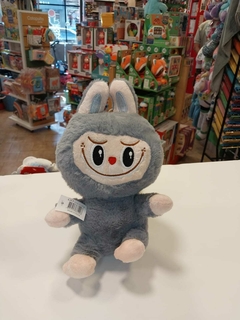 Peluche Labubu en internet