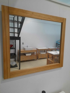 Espejo 80x70cm Color Miel marco Madera
