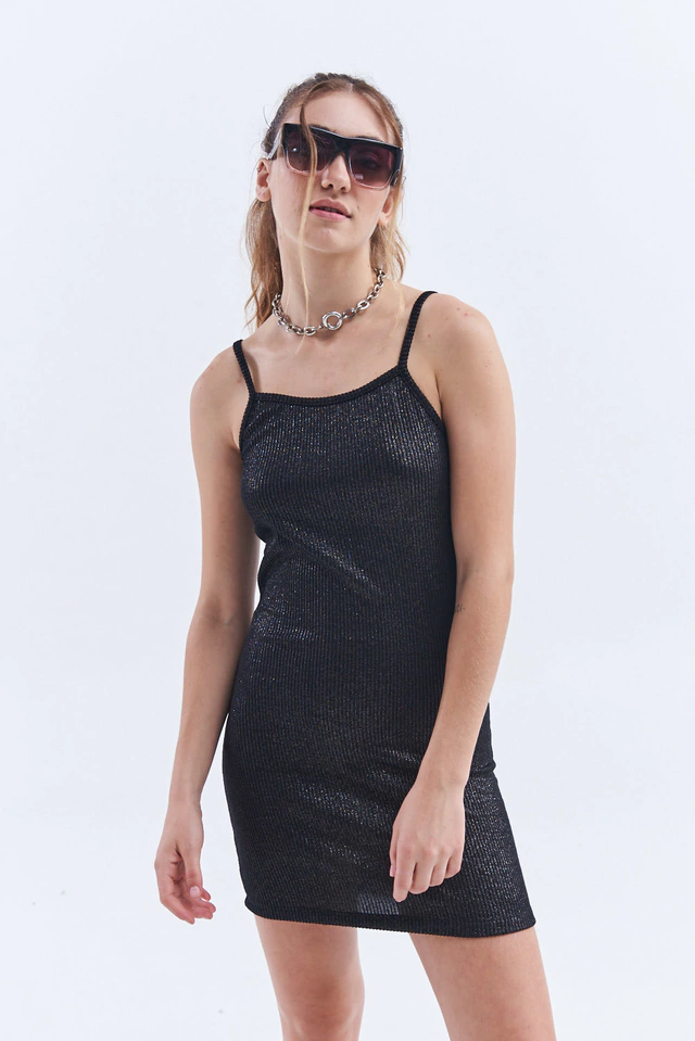 VESTIDO MOVES