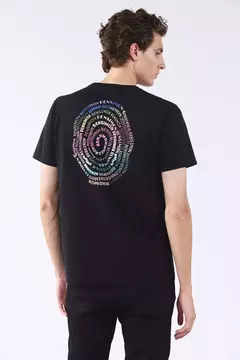 Remera Bensimon logo mundo - Chess Varela