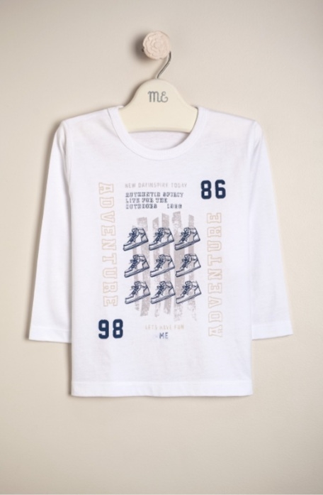 Remera Magdalena Esposito "zapatillas"