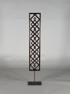Talla Art-Deco en madera y base de acero