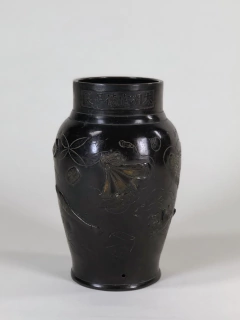 Vaso Chino en bronce empavonado - comprar online