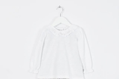 REMERA CUELLO VOLADO BORDADO ROSA - comprar online