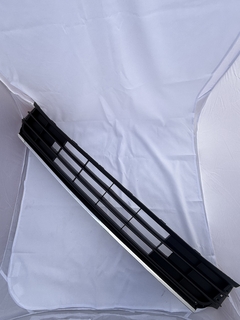 Grilla Central paragolpes Gol Trend Saveiro Voyage 12 al 16 con vira cromada - Autopartes OHM