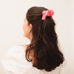 Scrunchie de Seda Mulher na internet