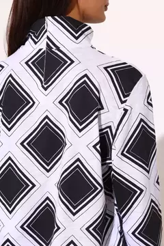 REMERA GEOMETRIA en internet