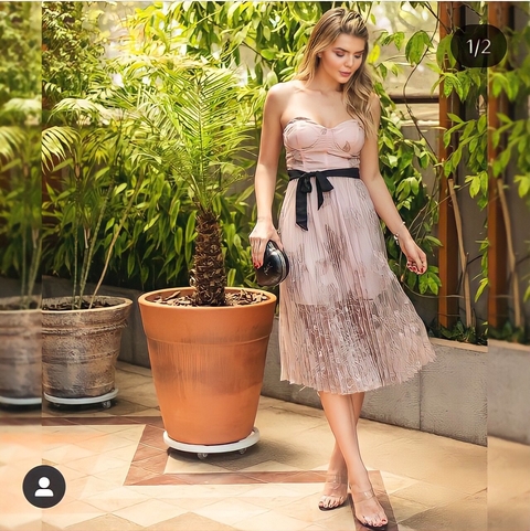 Vestido de Tule Bordado Poema Hit