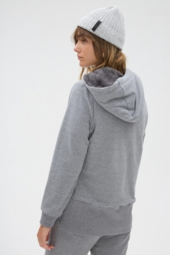 Campera Feel- Gris en internet