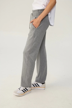 Pantalon Recto Feel- Gris - comprar online