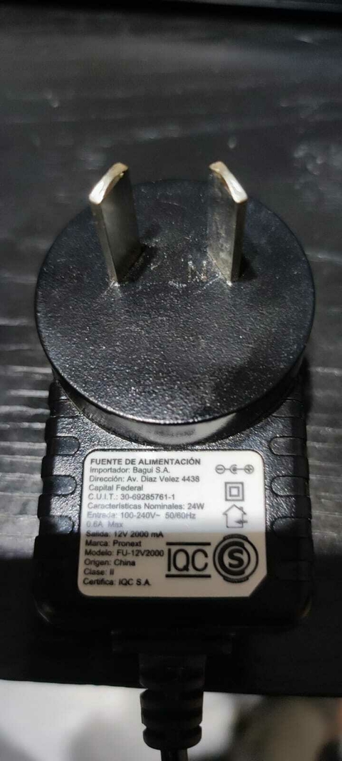 Cargador 12 V 2. Amper 2000 Mah Pronext / puntas intercambiables