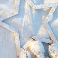 Estrella con borlas - comprar online