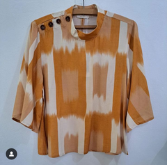 Blusa Gola Alta 4 botões ILICITO