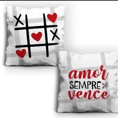 Capa Almofada Quadrada Amor Sempre Vence