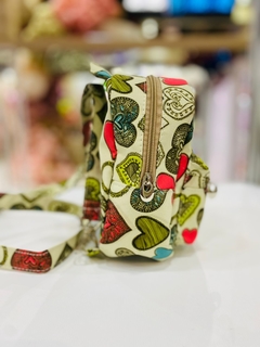 MINI MOCHILA CORAÇÃO BOHO - comprar online