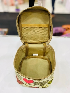 NECESSAIRE BOX CORAÇÃO BOHO na internet