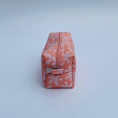Necessaire Básico Floral Salmão na internet