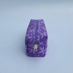 Necessaire Básico Floral Lilás na internet