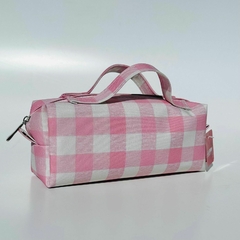 NECESSAIRE BÁSICO COM ALÇA XADREZ ROSA na internet